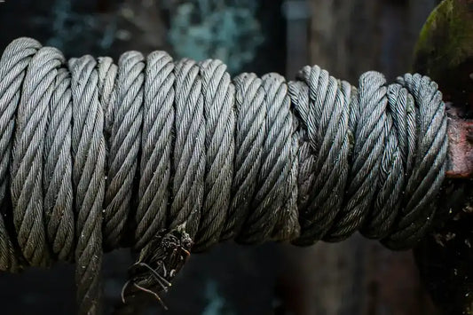 Tagliare una fune d'acciaio: tecniche e strumenti utili 